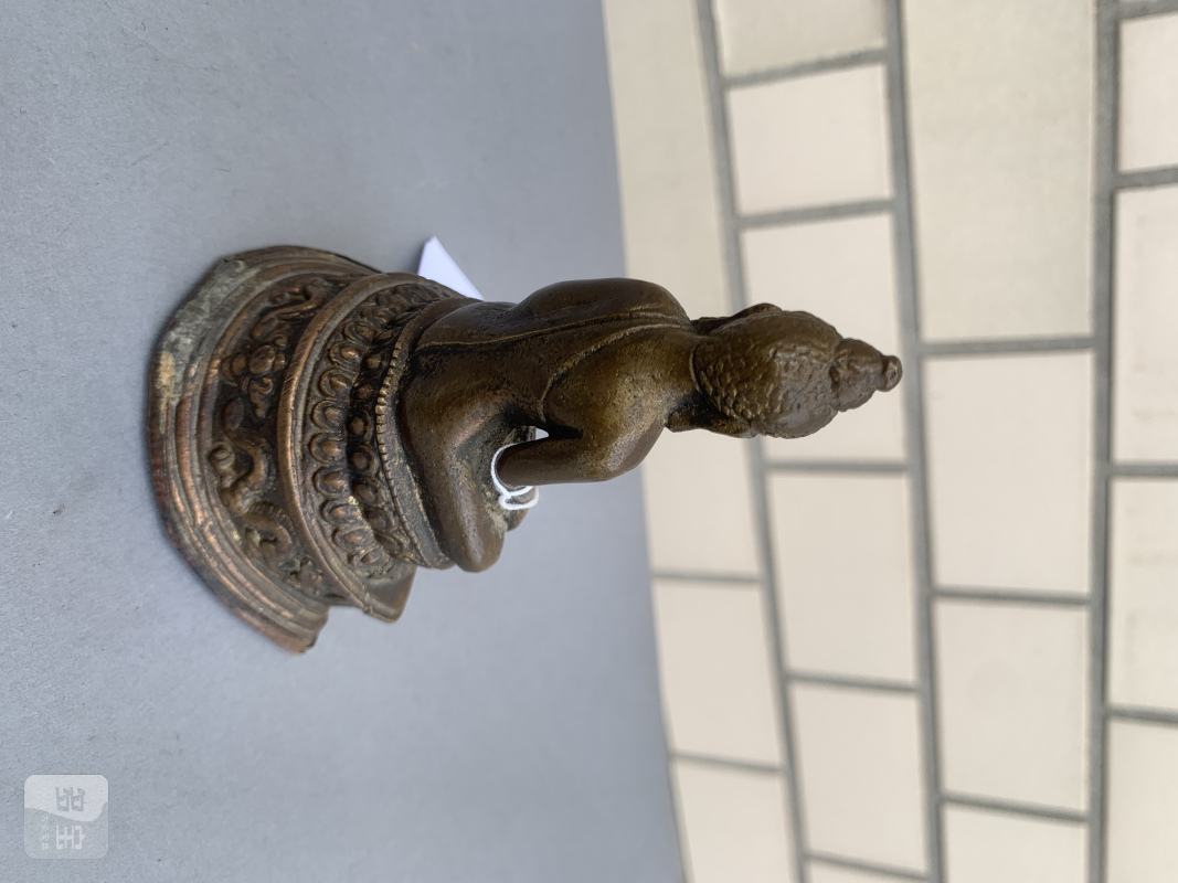 A BRONZE FIGURE OF AKSHOBHYA - 图8